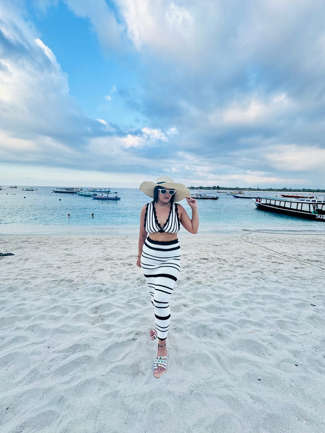Customer photo review of Abisca Crochet Holiday Coord - Resortwear