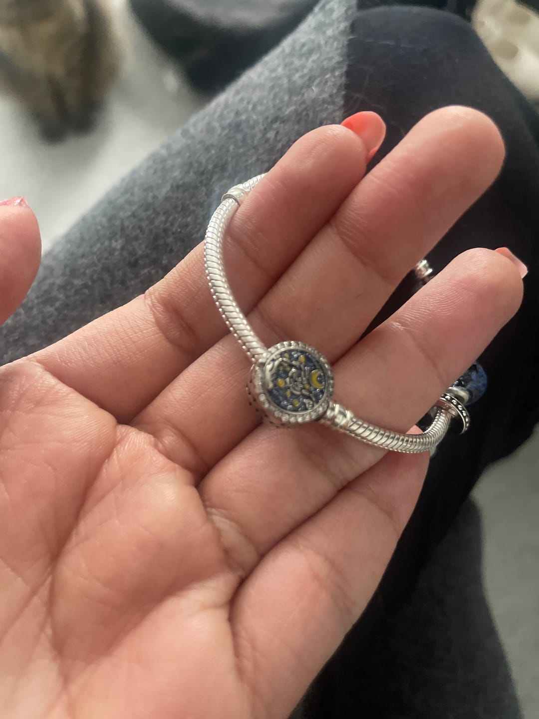 Customer photo review of Charm Noche Estrellada de Van Gogh