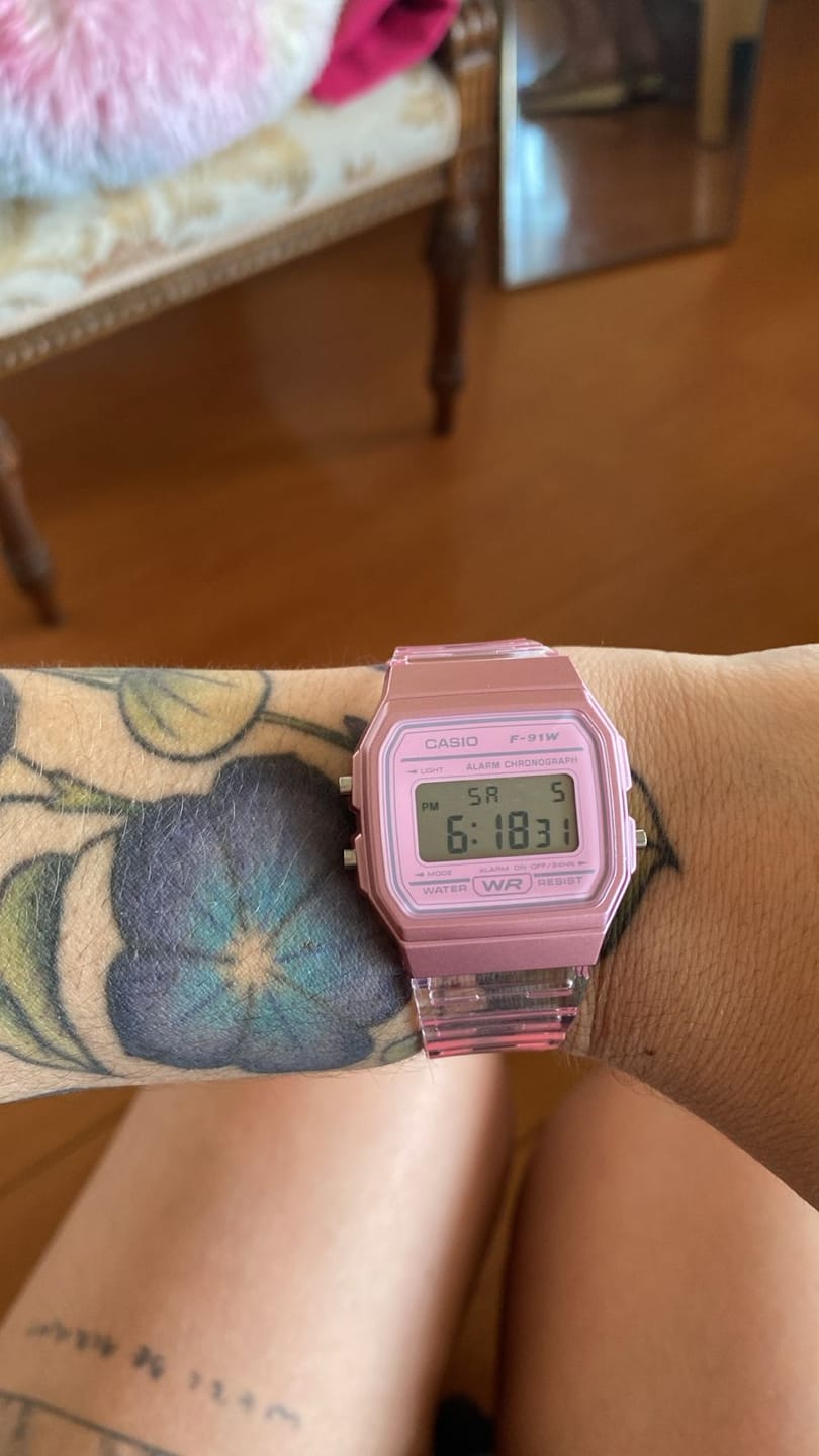 Customer photo review of Reloj Casio Vintage F-91WS-4D Rosado Transparente