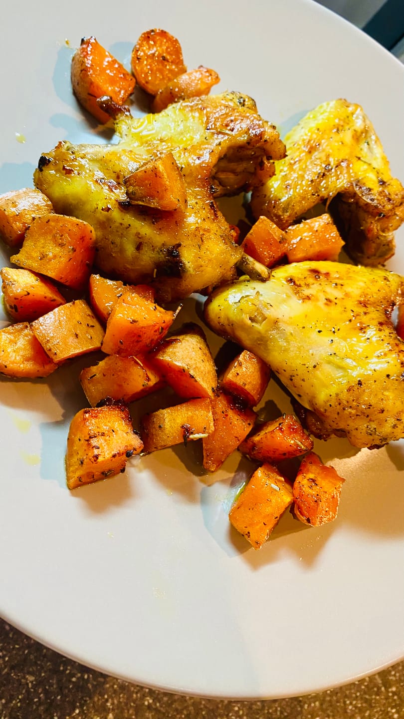 Customer photo review of Box pollo 3 Kg - 1 Kg Cosce, 1 Kg di Petto e 1 Kg di Ali Naturale