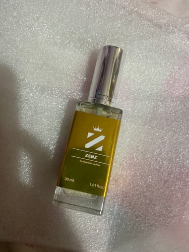 Customer photo review of Perfume Tendencia U KAYALI VANILLA 28 NUEVO OCTUBRE 2023 zenz