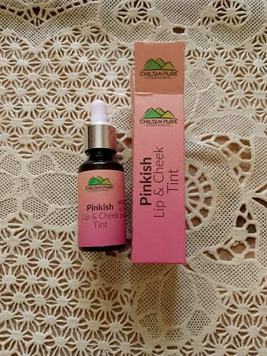 Customer photo review of Pinkish Lips 👄 & Cheek Tint - Organic Liquid stain for lips, Nourish Lips & Hydrate lips all day - Most Favourite Tint in PAK 🇵🇰