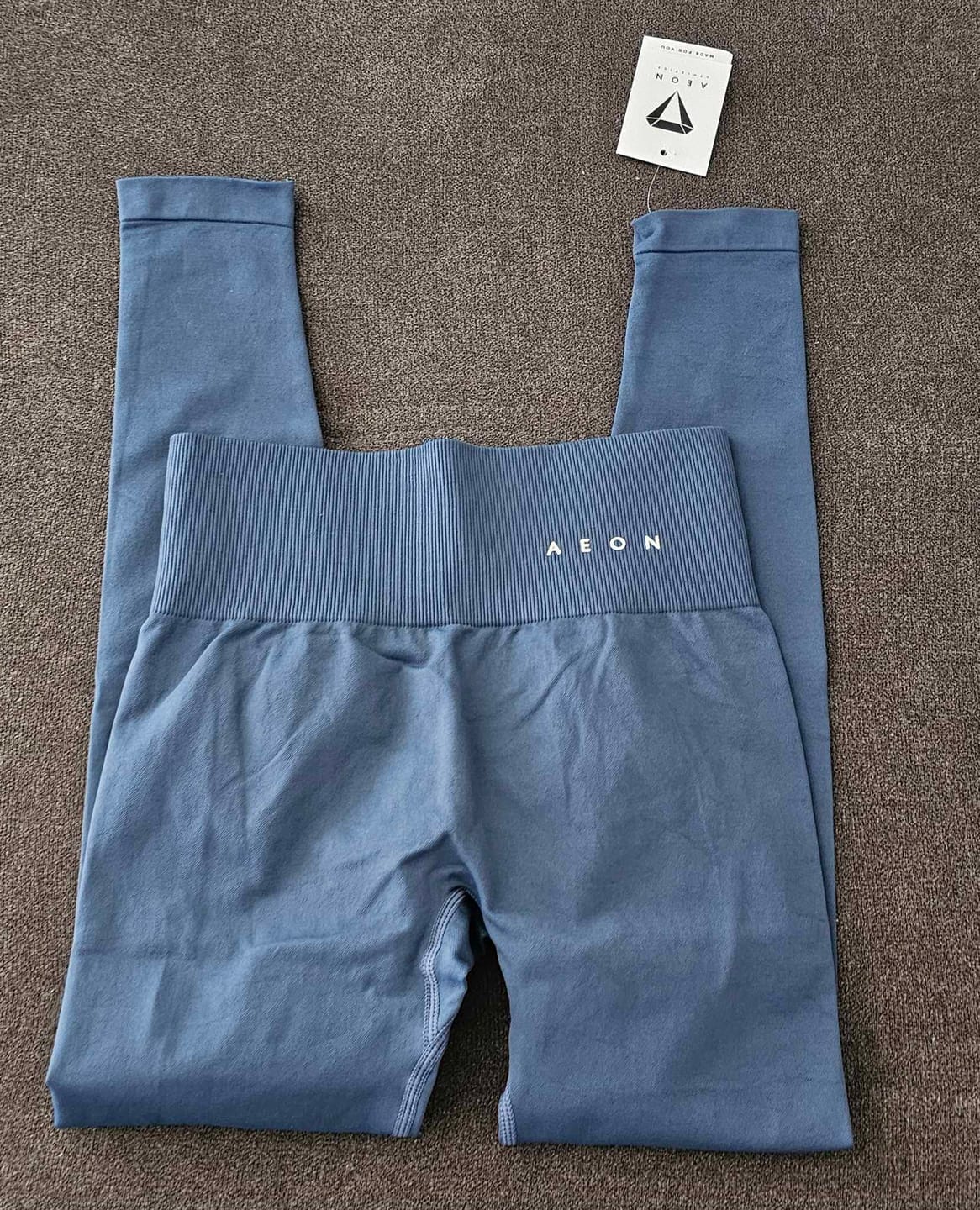 Customer photo review of MOTION BASE SEAMLESS LEGGINGS
