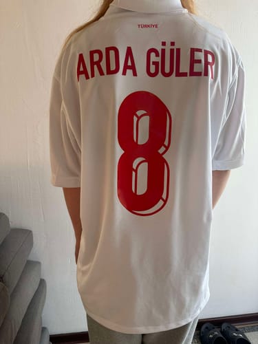 Customer photo review of Arda Güler UEFA 2024 Logolu Ozel Turkey Turkiye  Beyaz Deplasman Away Forma Football Jersey Maglia Trikot