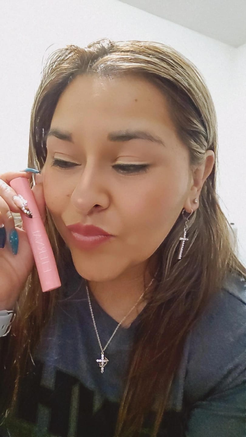 Customer photo review of EYELASH GROWTH SOLUTION