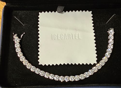 Customer photo review of Moissanite Tennis Bracelet 14K Gold (ALL SIZES)
