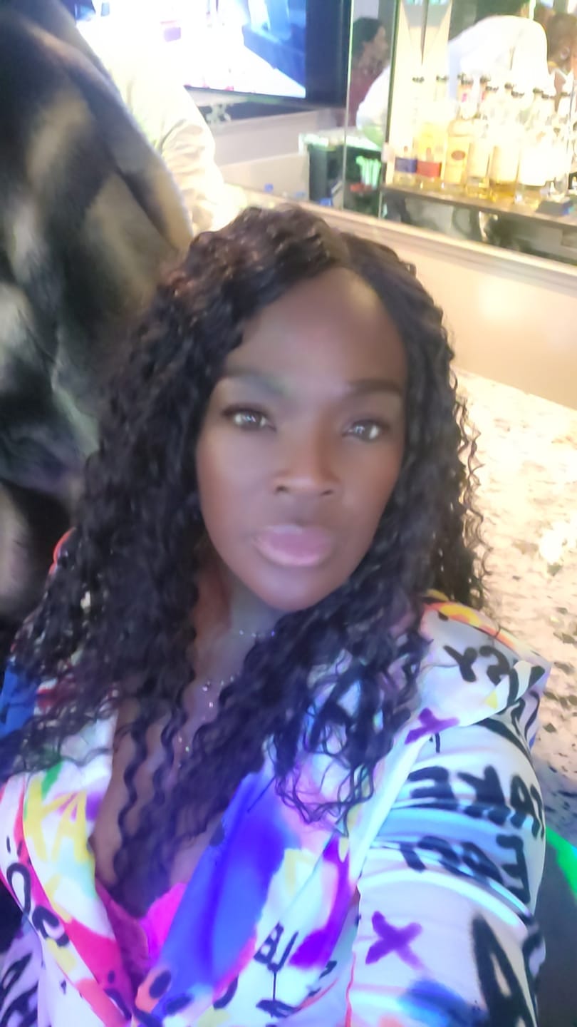 Customer photo review of Sensationnel Dashly Synthetic 5" Deep HD Lace Front Wig - LACE UNIT 39