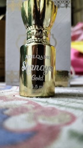 Customer photo review of Shanaya Gold Luxury Attar Perfume