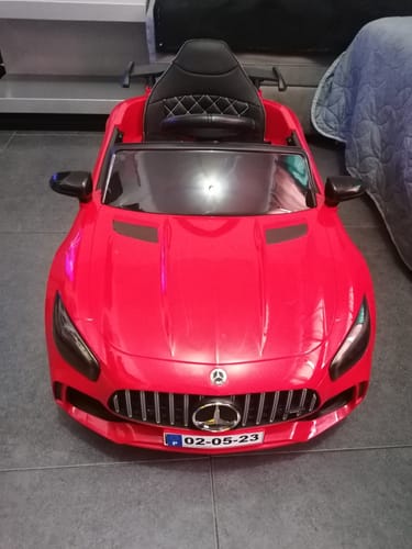 Reseña con foto de un cliente sobre Carro Elétrico para Criança MERCEDES GTR MINI 12v Vermelho c/ RODAS DE BORRACHA & ASSENTO EM PELE