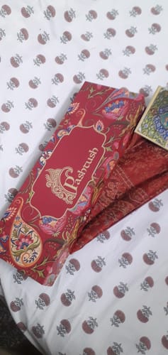 Customer photo review of Pashtush Women's Jamawar Shawl, Faux Pashmina, Maroon