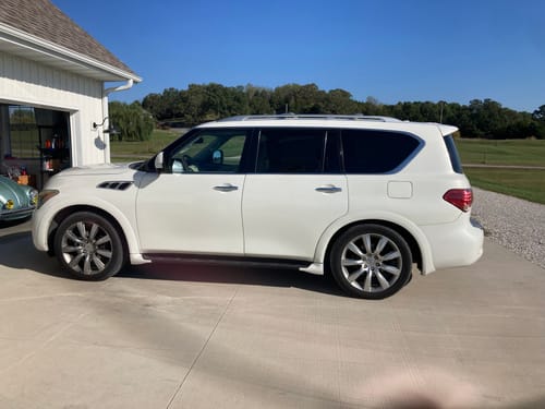 Customer photo review of 2011-2013 Infiniti QX56 with Hydraulic Body Motion Control 4 Wheel Conversion Kit (QX24F)