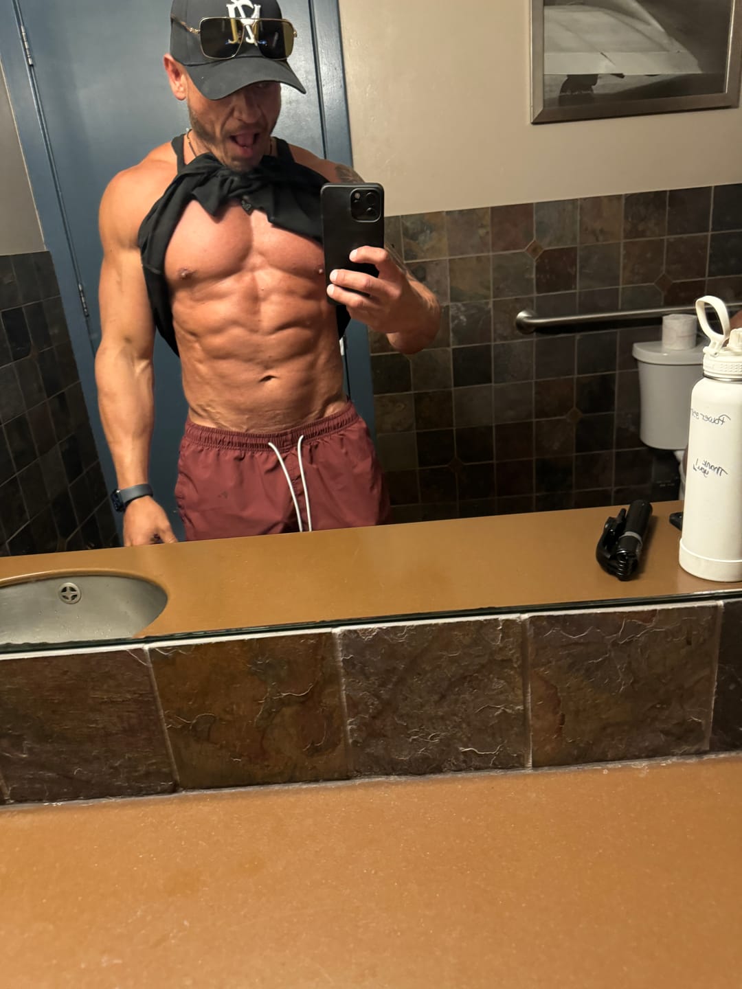 Customer photo review of 131 The Finest Shorts