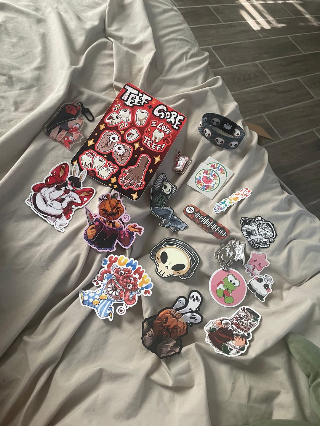 Customer photo review of Creepy Mystery Gift Box