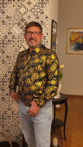 Customer photo review of Chemise boutonnée décontractée à manches longues pour hommes
