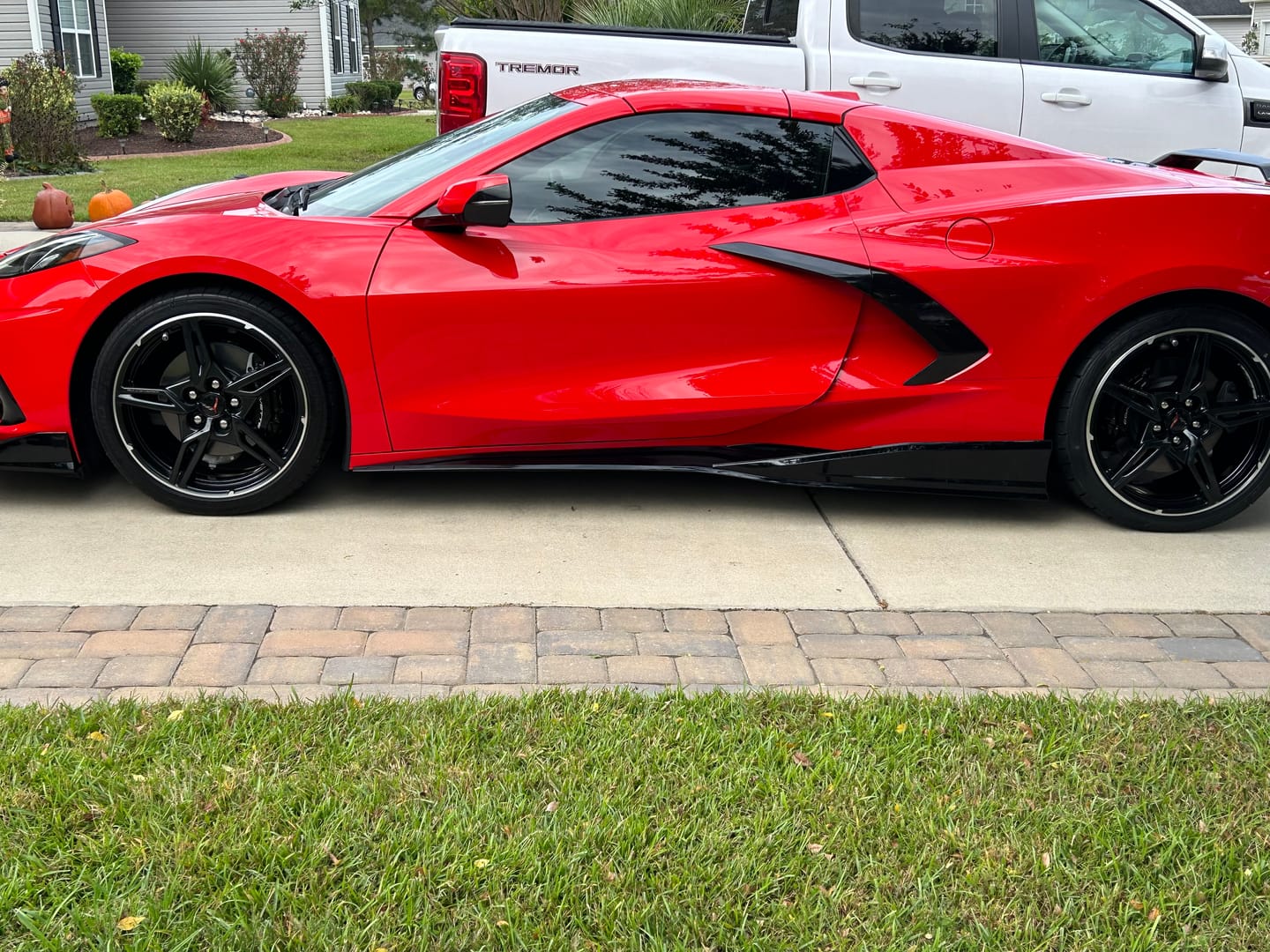 Customer photo review of Chevrolet Corvette C8 3VM Side Skirts Rocker Panels