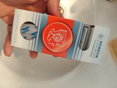 Customer photo review of Merkur Safety Razor futur Satin