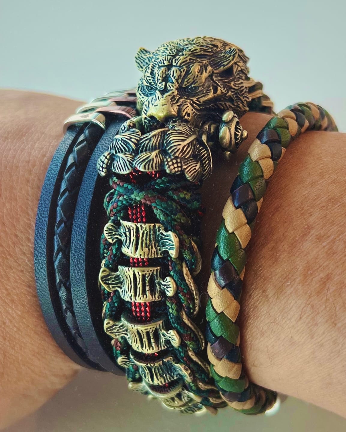 Customer photo review of Tiger Paracord Bracelet