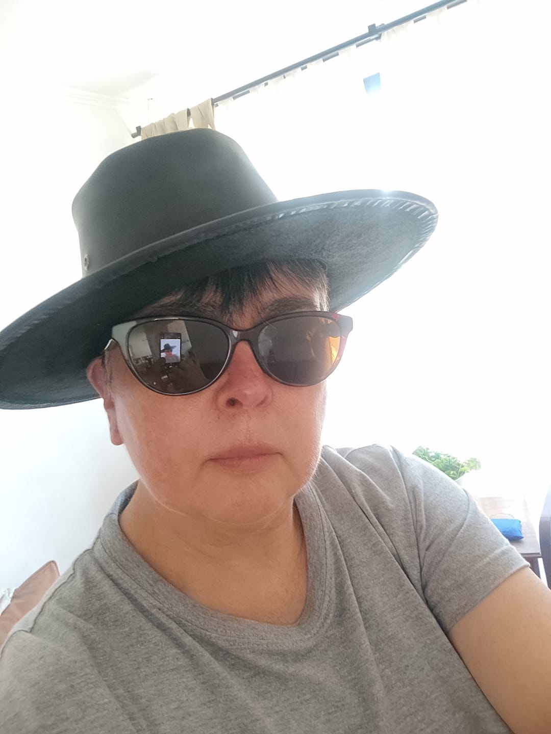Customer photo review of SOMBRERO NEGRO DE CUERO