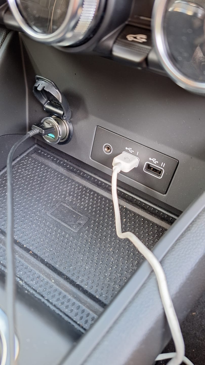 Customer photo review of Wegman Autolader - Snellader voor in de Auto - 45W 5A