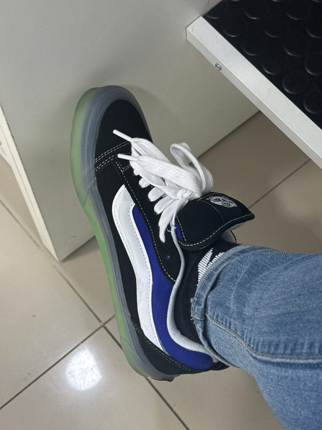 Customer photo review of Zapatilla Vans Knu Skool Hombre Negro