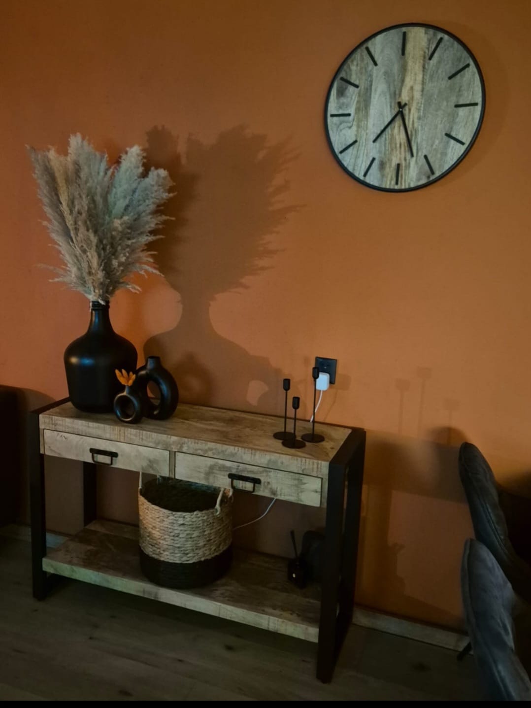 Customer photo review of Sidetable Mangohout en Staal | 120 x 35 x 76 cm