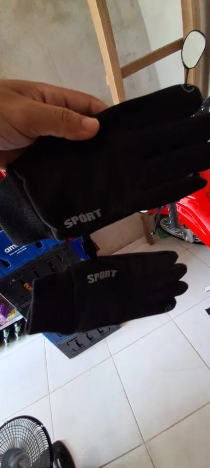 Customer photo review of Ultimate Winter Gloves