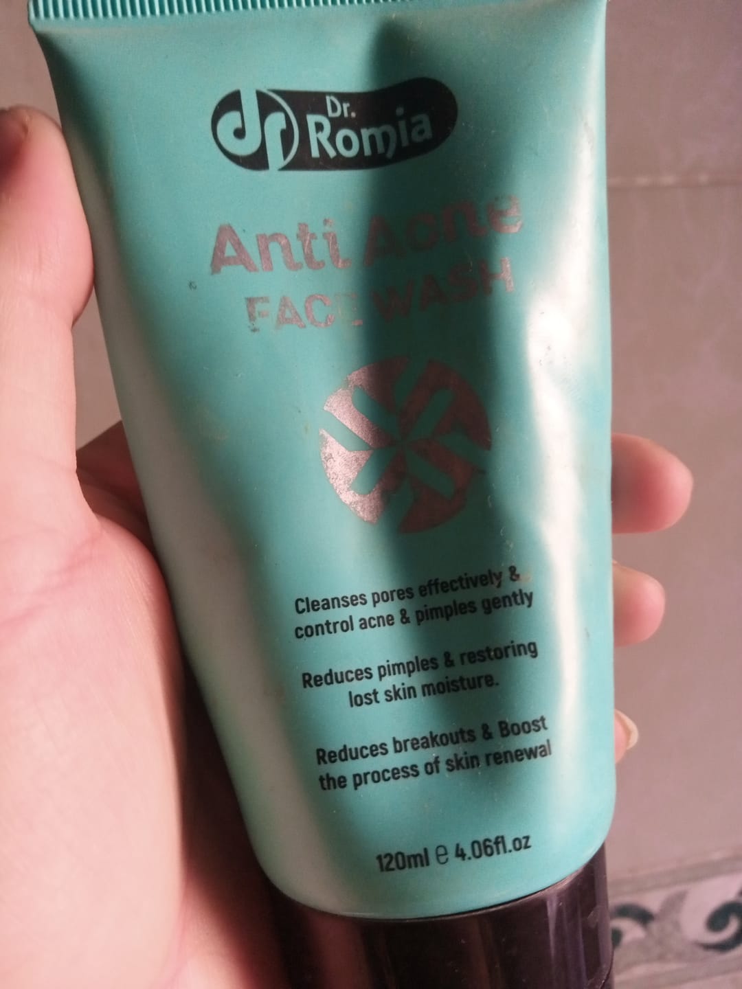 Customer photo review of Best Face Wash For Acne in Pakistan – Anti Acne Face Wash