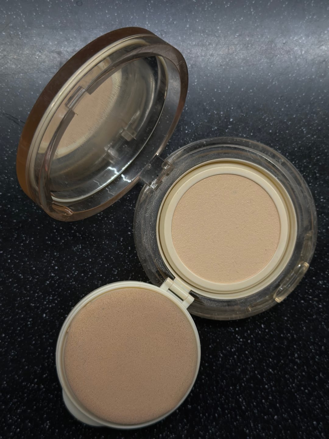 Customer photo review of Kušons ādas mitrināšanai AMUSE Dew Jelly Vegan Cushion SPF 38 PA+++