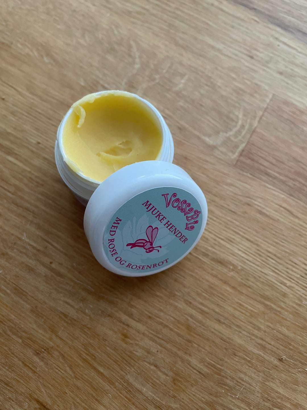 Reseña fotográfica de un cliente sobre Manos suaves - con rosa y raíz de rosa