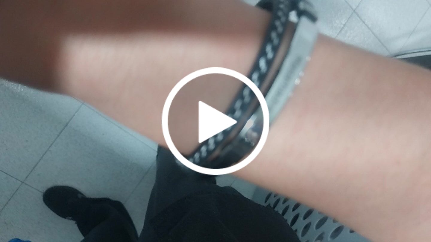 Customer video review of Pulsera Hombre BRAVE Lord ~ Texto Personalizable
