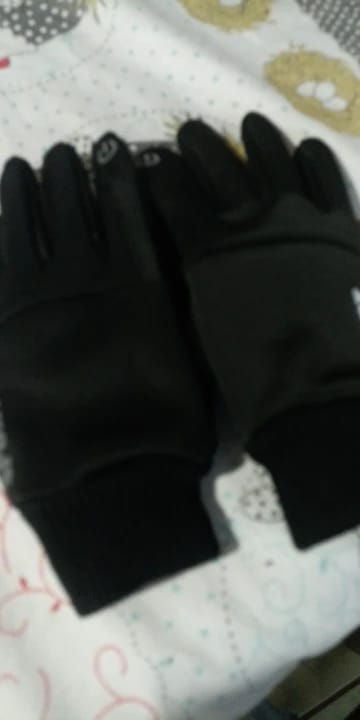 Customer photo review of Ultimate Winter Gloves