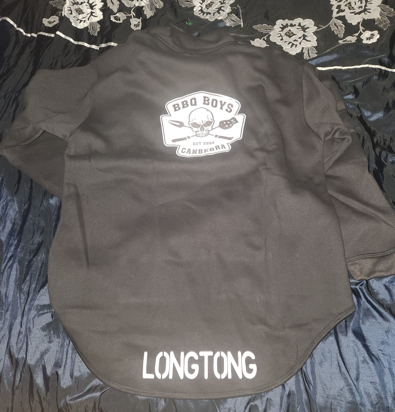Customer photo review of Black | Half Zip Long Tail Hoody
