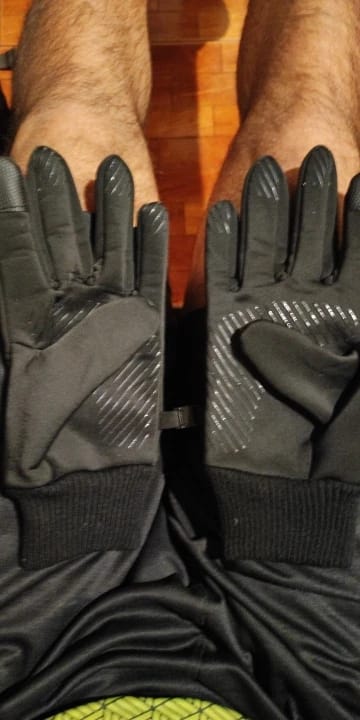 Customer photo review of Ultimate Winter Gloves