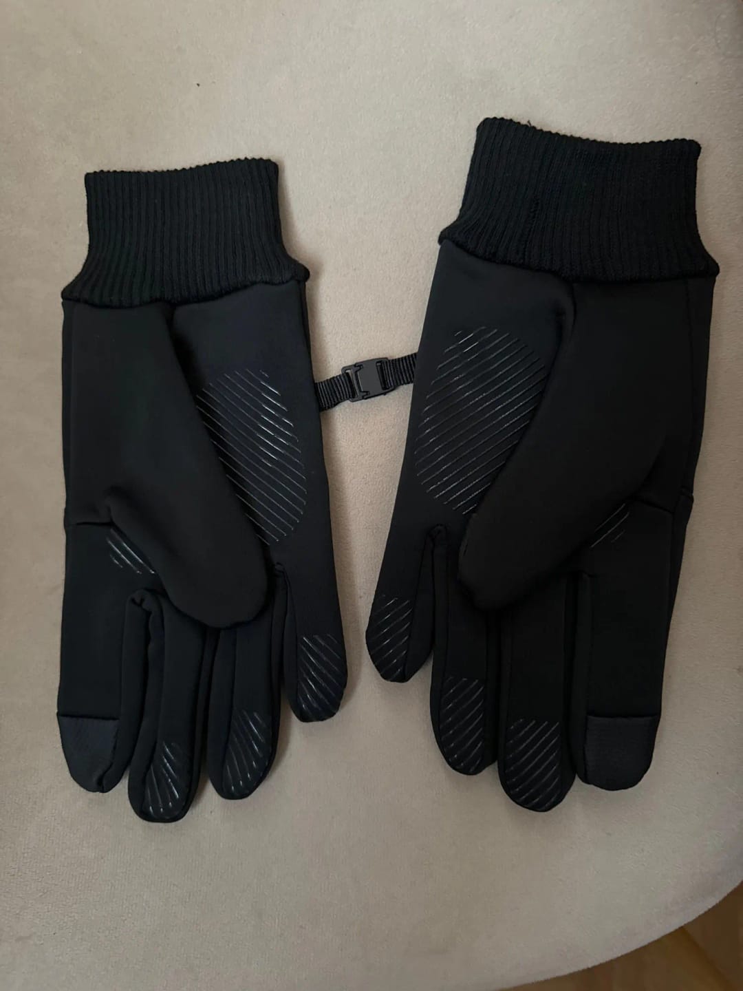 Customer photo review of Ultimate Winter Gloves
