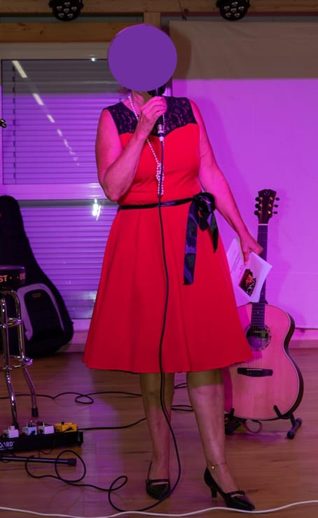 Customer photo review of Robe Style Année 60 Femme Bordeaux