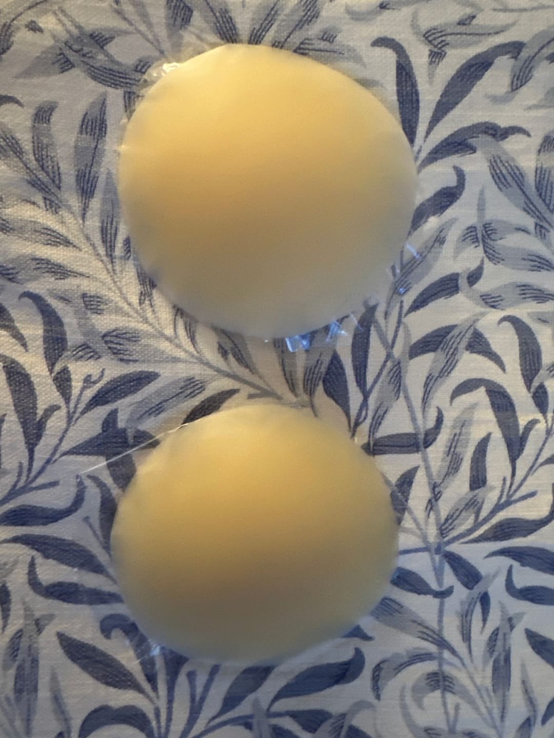 Customer photo review of M-Bare it All Nipple Covers- Cubre Pezones Circulares de Silicona Reutilizables Medium