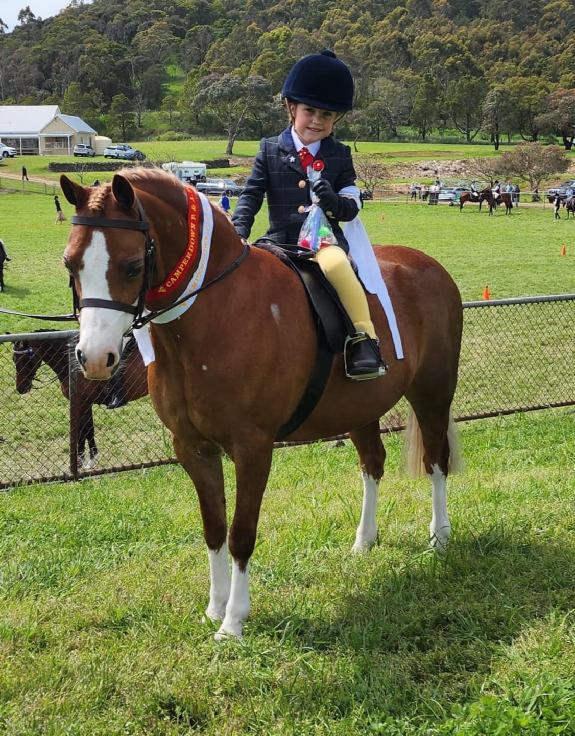 Customer photo review of Thames Children's London Show Tights - Buttercup