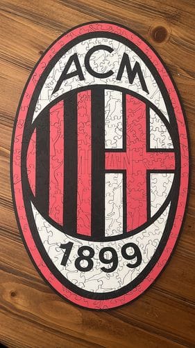 Customer photo review of AC Milan® Logo - Holzpuzzle