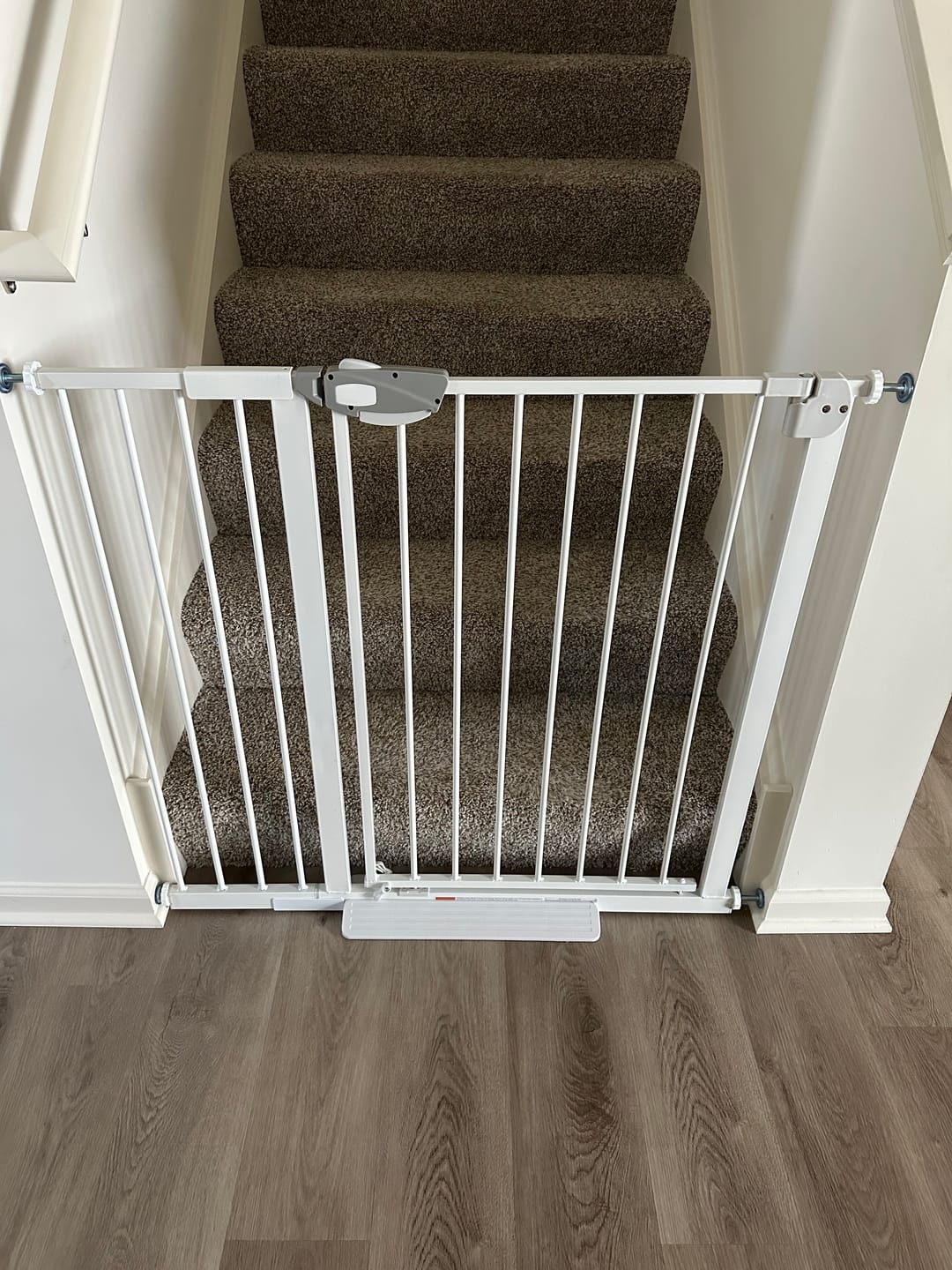 Customer photo review of FairyBaby 30"/ 36.6" Tall Safety Gate, with Dual-Direction Swing and One-Way Setting Control