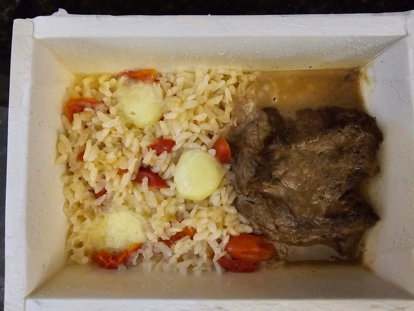 Customer photo review of Risoto Caprese e Tomate Confitado, Medalhão de Filé Mignon ao Molho Madeira