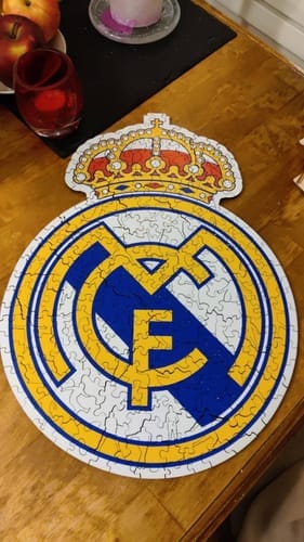 Customer photo review of Real Madrid CF® Logo - Holzpuzzle