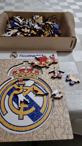 Customer photo review of Real Madrid CF® Logo - Holzpuzzle