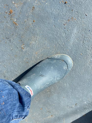 Customer photo review of Men's 6" Ankle Deck Boots