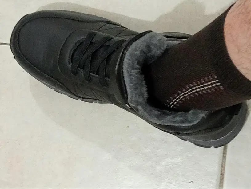 Customer photo review of FrostFit - schmerzlindernder, wasserdichter & isolierter Barfußschuh