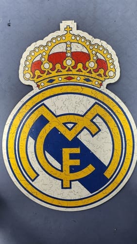 Customer photo review of Real Madrid CF® Logo - Holzpuzzle