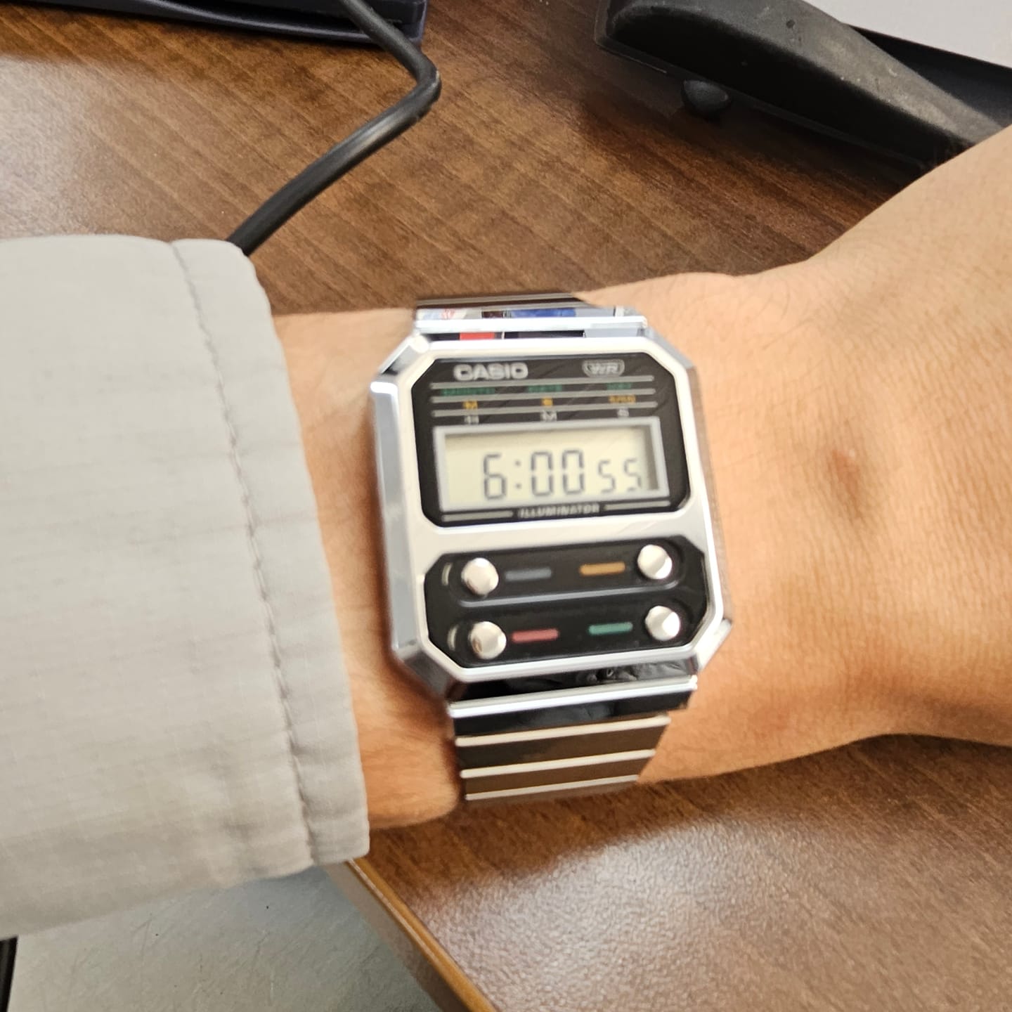 Customer photo review of Reloj Casio Vintage A100WE-1ADF Alien F-100 Reissue Plateado