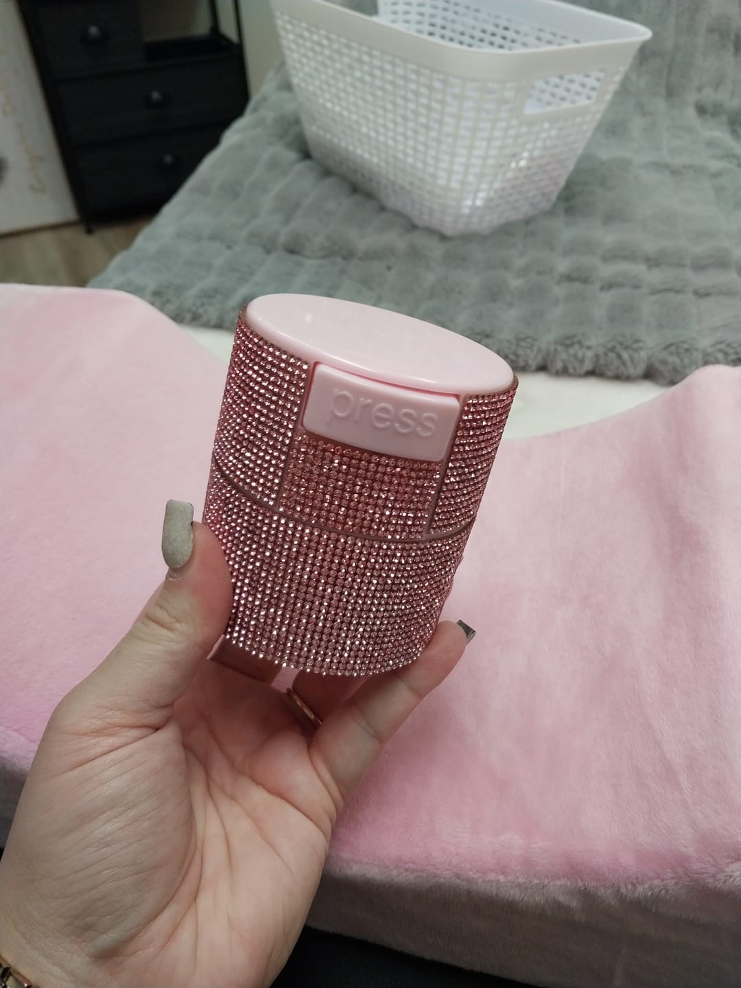 Customer photo review of GLITTERY LASH ADHESIVE VAULT
