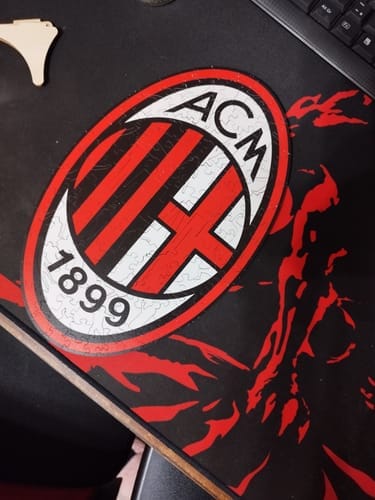 Customer photo review of AC Milan® Logo - Holzpuzzle