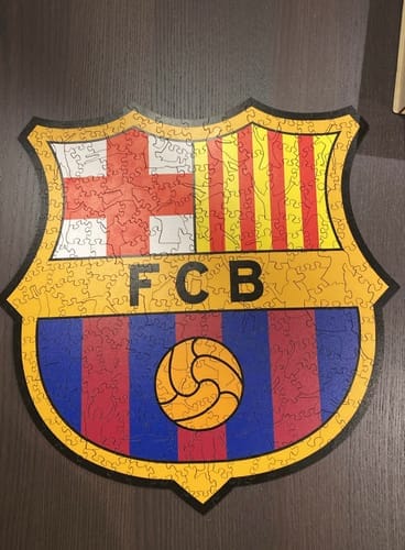 Customer photo review of FC Barcelona® Logo - Holzpuzzle