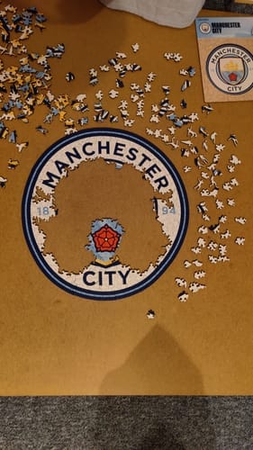 Customer photo review of Manchester City FC® Logo - Holzpuzzle